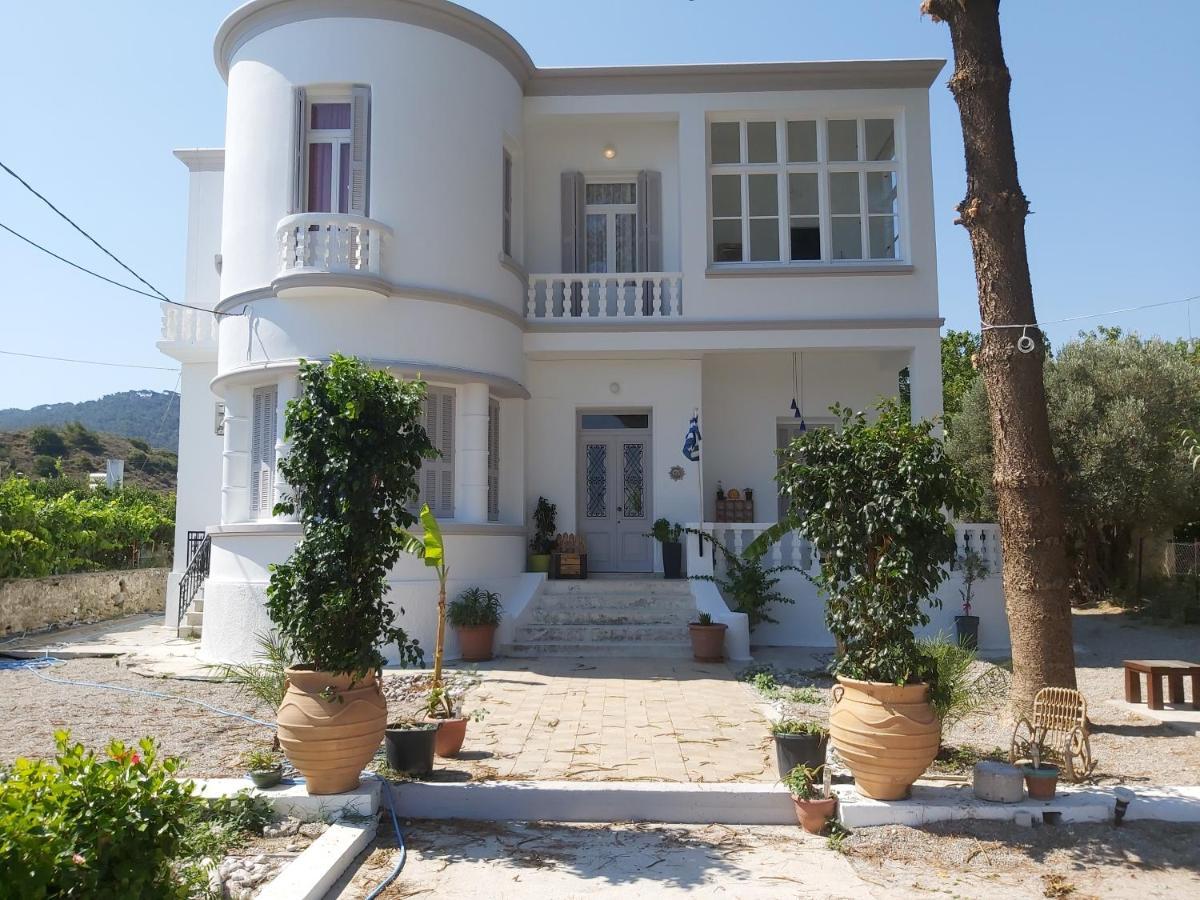 Tower Traditional Pool Villa Kremastí Exterior foto